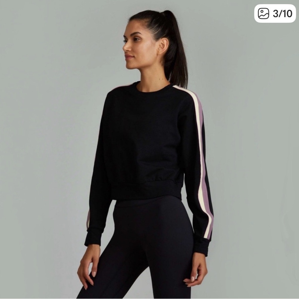 NOLI Yoga Chase Black Sweatshirt with Striped Sleeves